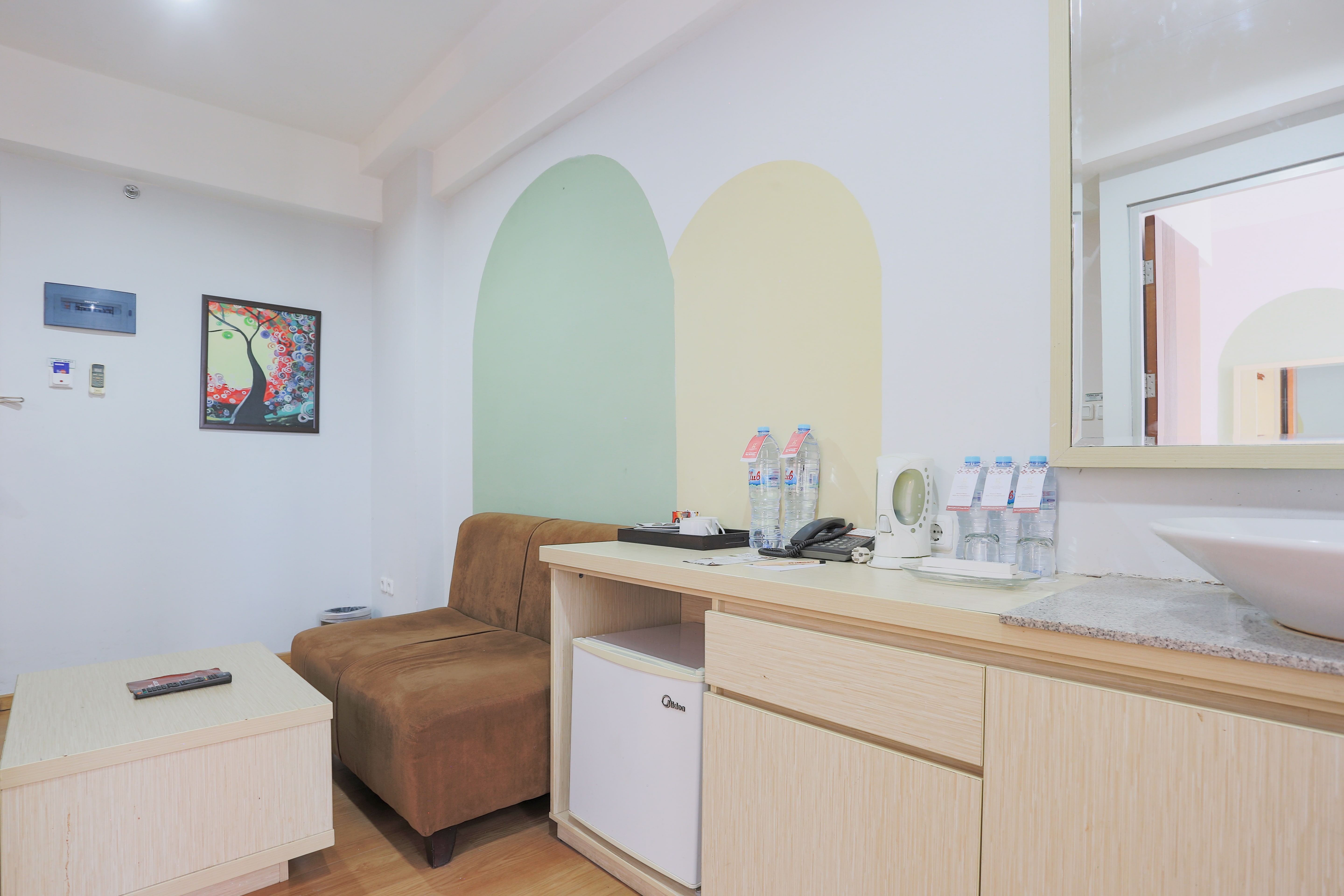 Room 8 Image 3